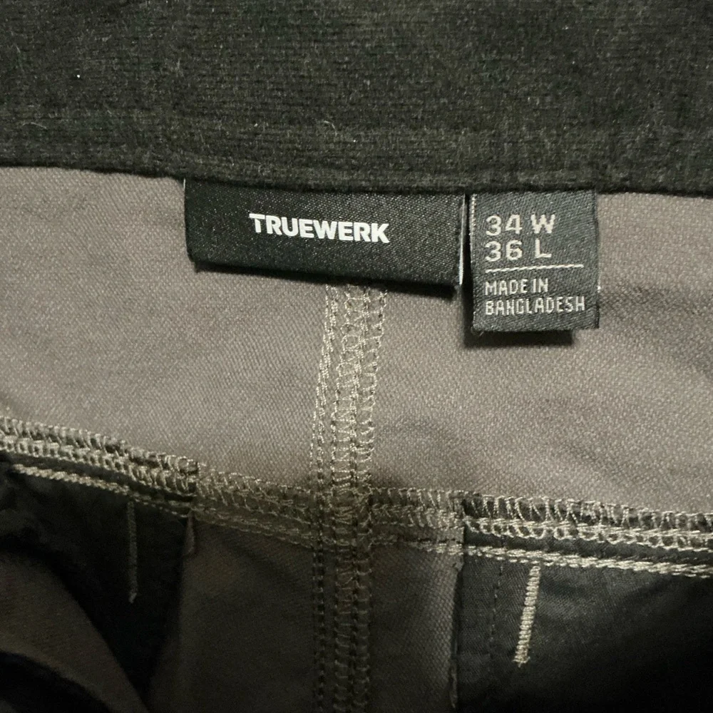 Truewerk Men's Gray Pants, Brand New! 34W 36L - Picture 3 of 4